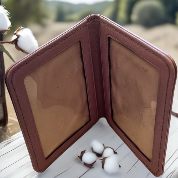 27 Coach Purple Leather Photo Wallet - Picture 4 of 4